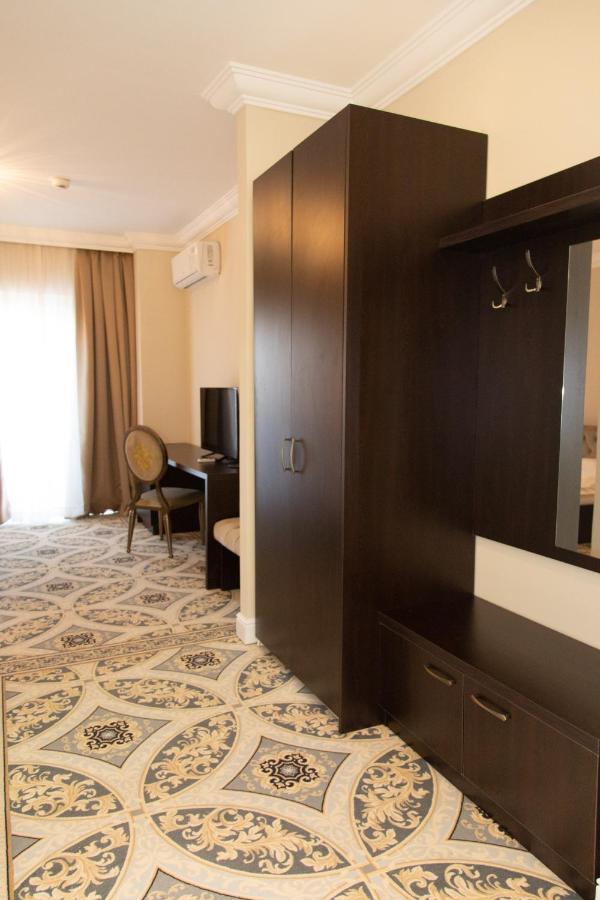 Hotel Palace Severin 드로베타 투르누 세베린 외부 사진
