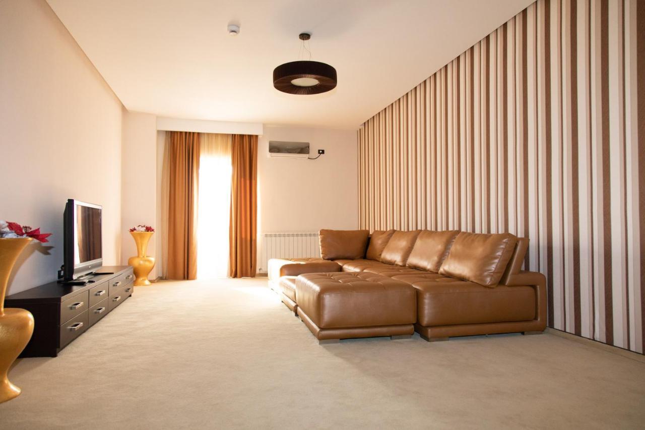 Hotel Palace Severin 드로베타 투르누 세베린 외부 사진